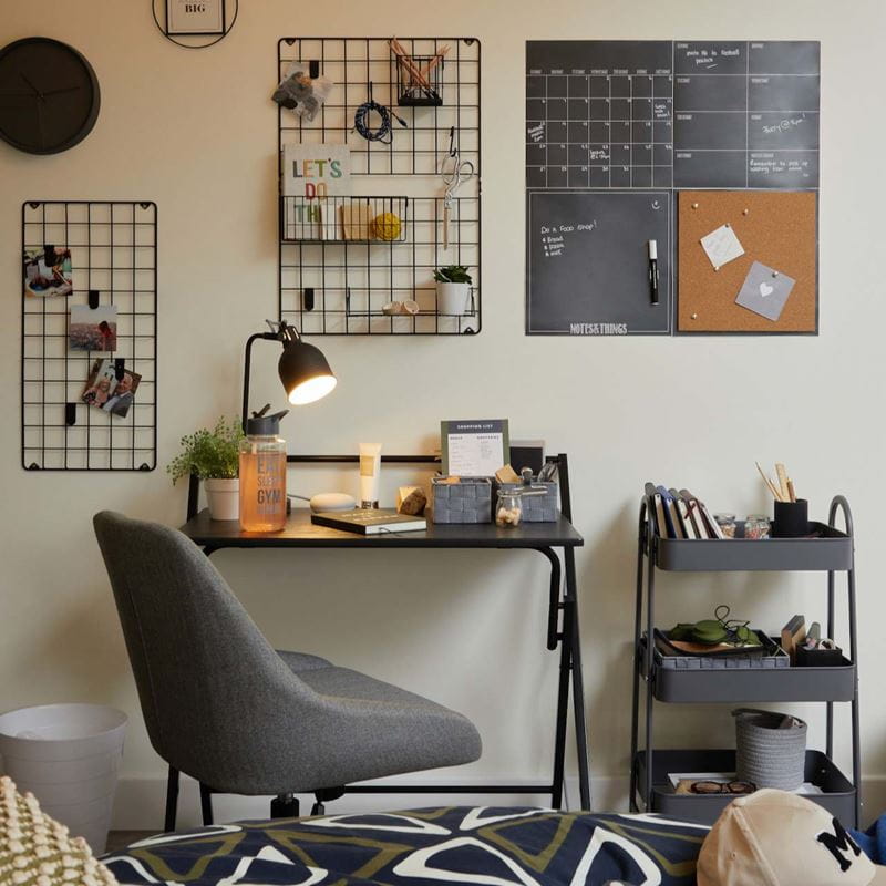 Choose rolling storage carts for multifunctional spaces