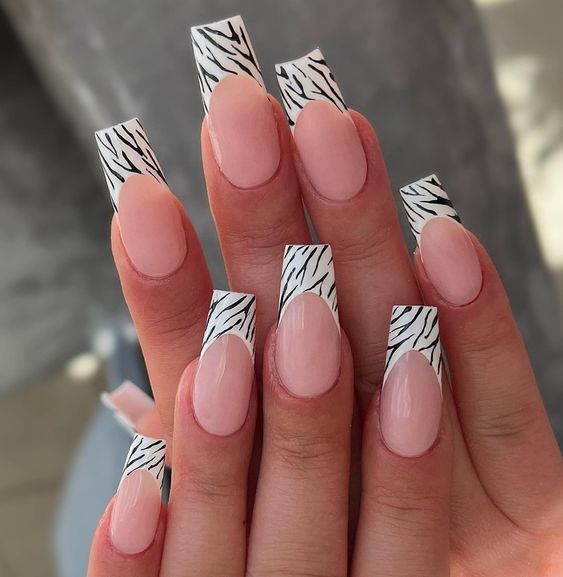 Monochromatic French Tips: