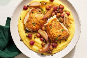 Skillet Chicken With Grapes and Shallots