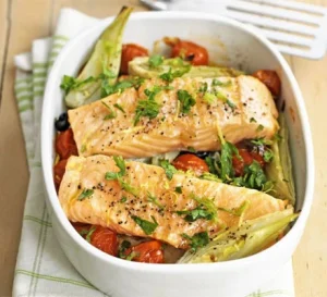 Baked salmon with fennel and tomatoes