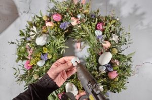 EASTER EGG GARDEN WREATH
